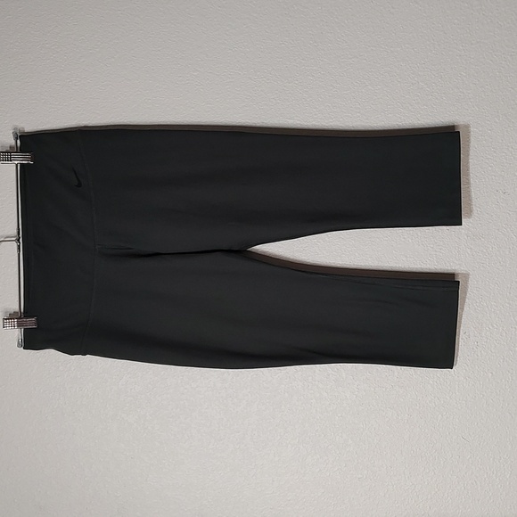 Nike Dri-Fit Cropped Charcoal Gray Leggings Size XS - Picture 1 of 6